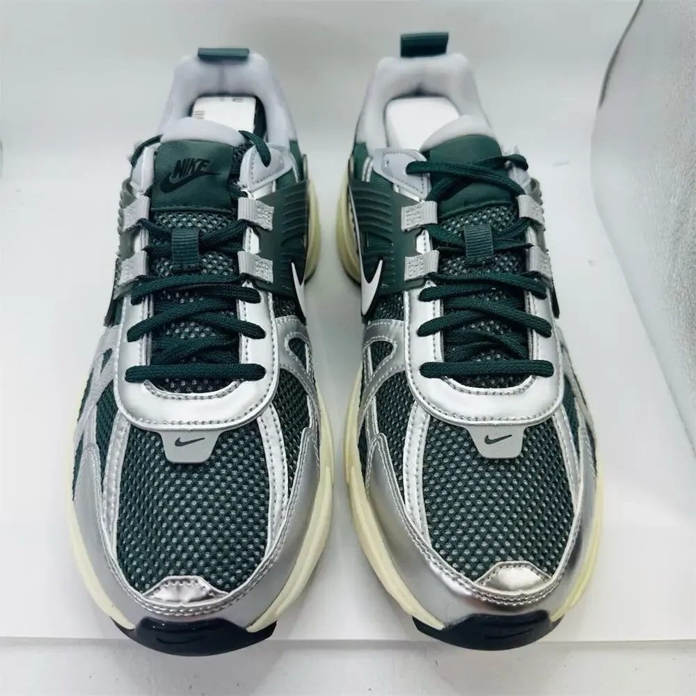 Nike V2K Run 'Vintage Green' Running Sneakers Low Top  | Men's Size 10 US | New
